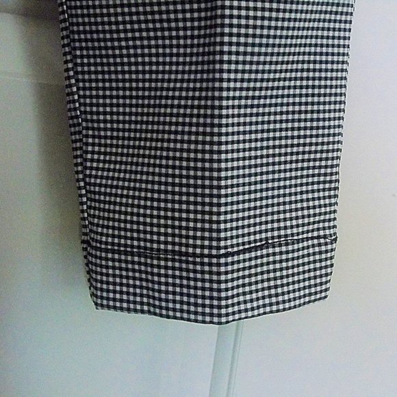 Hue Black and White Check Leggings Size Medium Excellent for Travel Never Worn - Picture 7 of 8